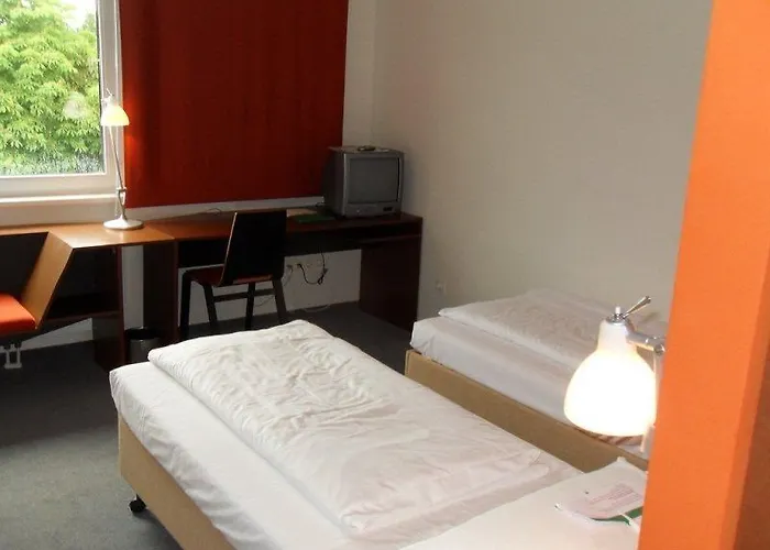 Otel Gartenhotel Altmannsdorf 4*